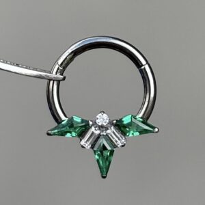 esmeralda argolla titanio