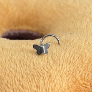 mariposa piercing nariz