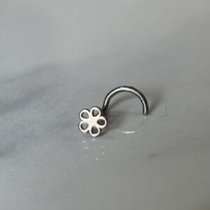 florecita piercing de nariz