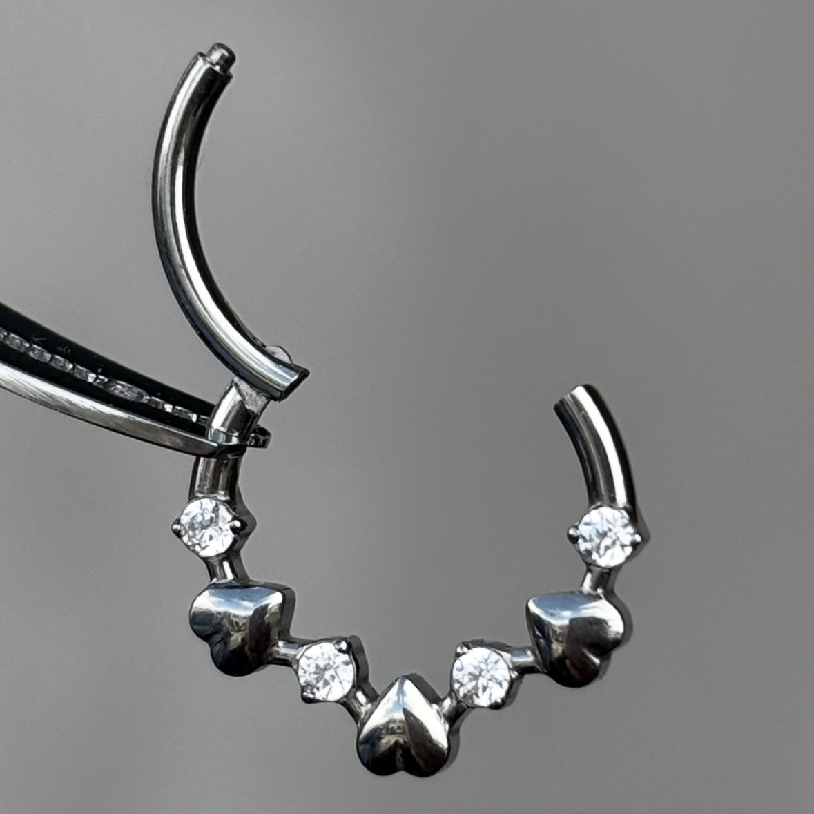 Piercing Corazones Argolla Titanio - Image 2