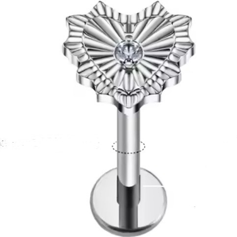 Piercing Corazón Gótico Titanio 16g - Image 2