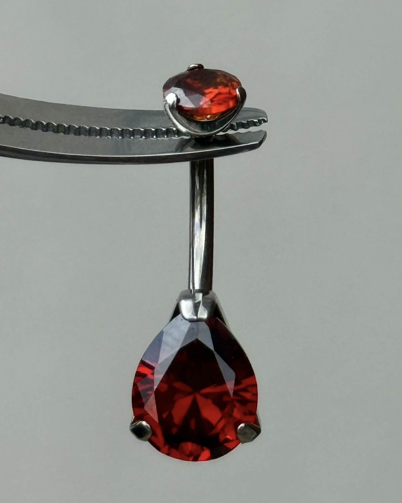 Ombligo Pera Scarlet Titanio 14g