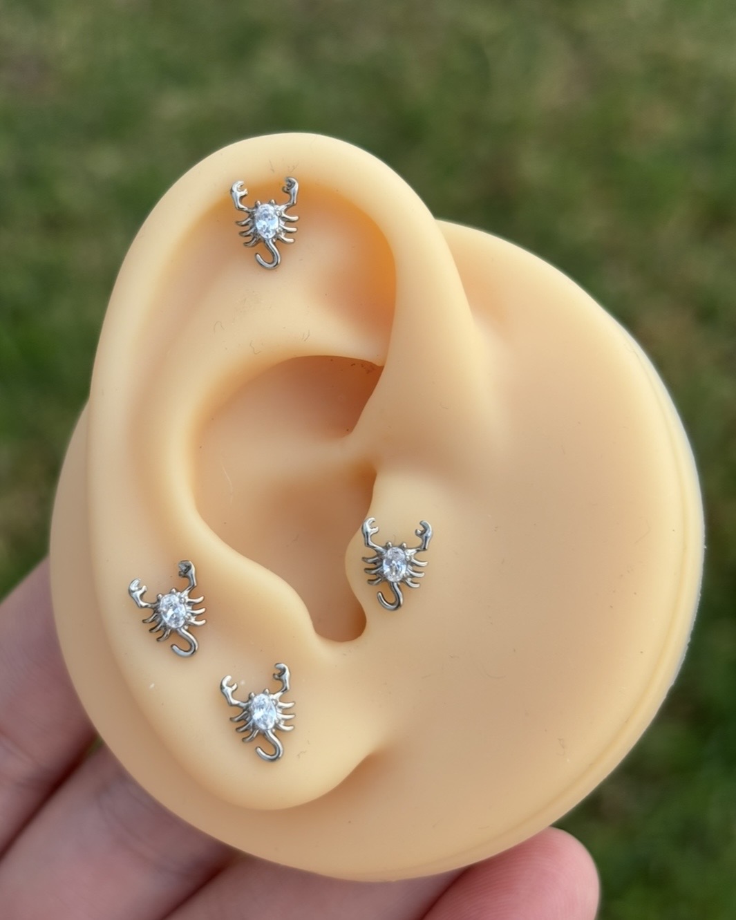 Alacran Titanio Piercing 16g